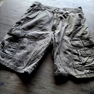Wrangler perfect condition cargo shorts 32